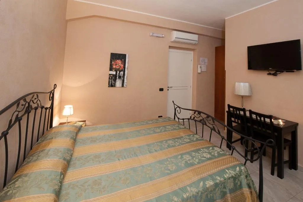 Room, B&B Lepanto, Catania