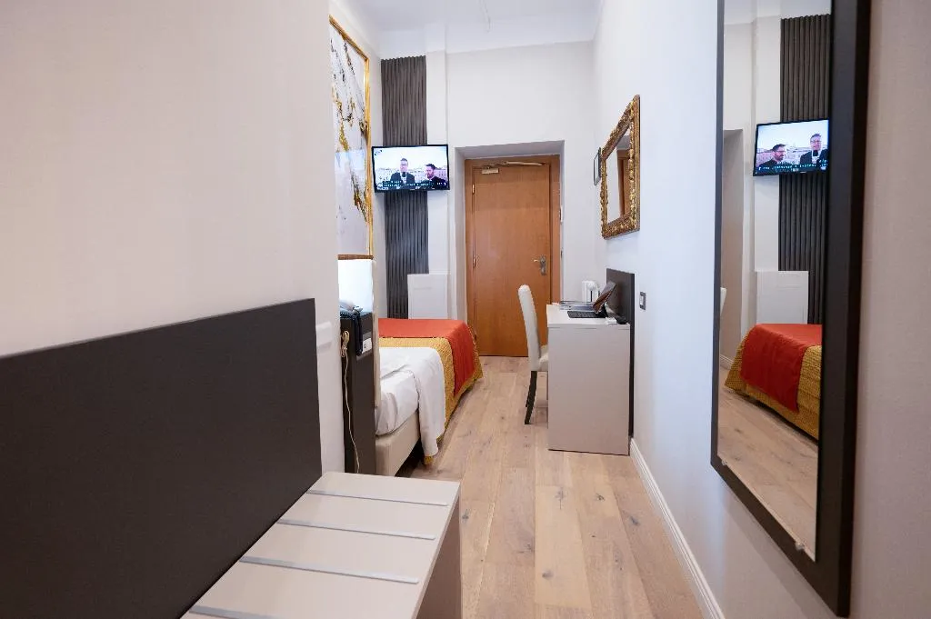 SINGLE BASIC Room, Hotel Demó, Milan