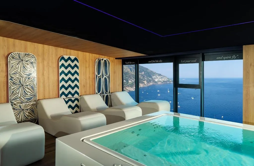 Pool, Le Agavi hotel, Naples