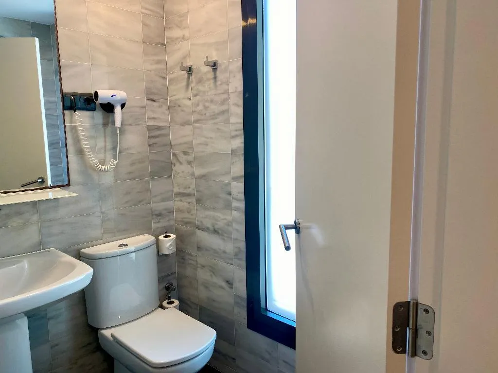 TWIN CAPACITY 3 Room, Bcn Urbaness Hotels Del COMTE, Barcelona