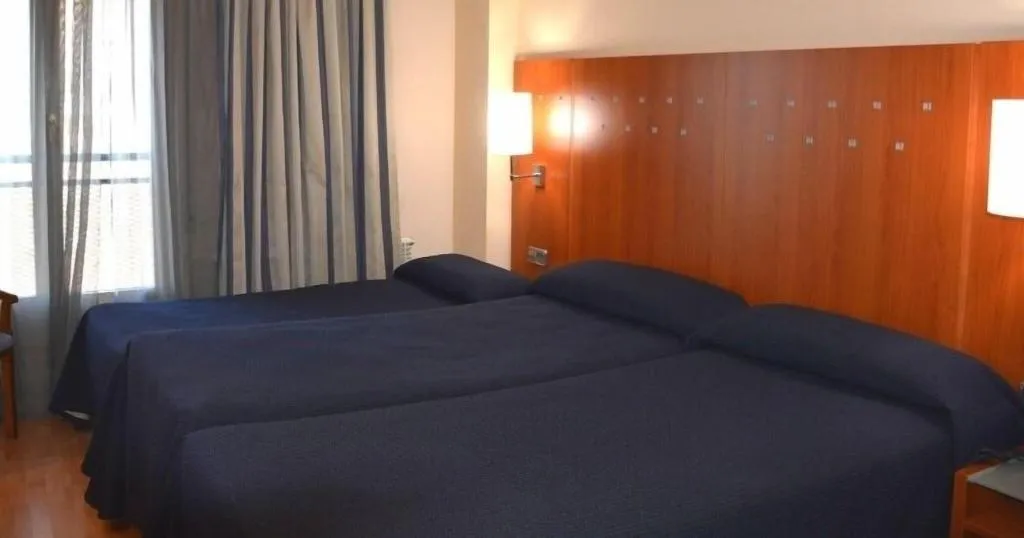 Room, J. Balmes, Costa Brava