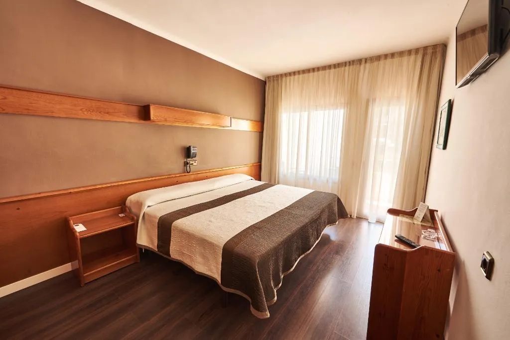 QUADRUPLE STANDARD Room, Checkin Flamingo, Costa Brava