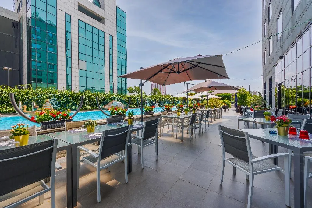 Pool, iH Hotels Milano Lorenteggio, Milan