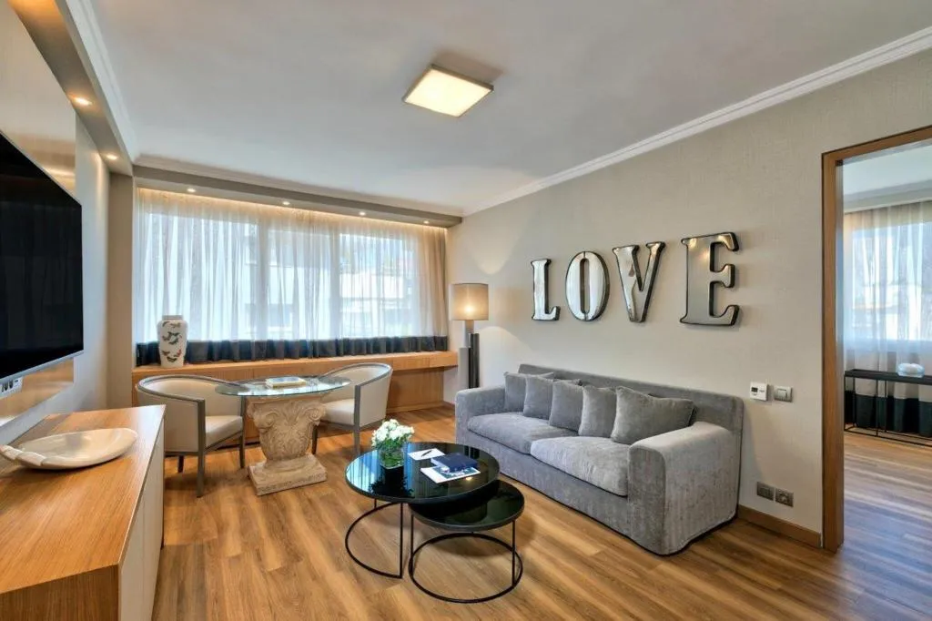 SUITE WITH VIEWS Room, Divani Caravel, Athens