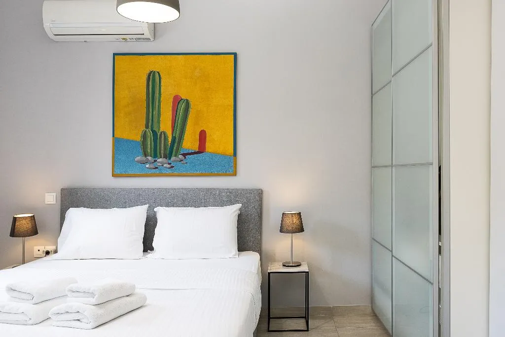 DOUBLE SUPERIOR WITH TERRACE Room, Omnia Pagrati Apartments, Athens
