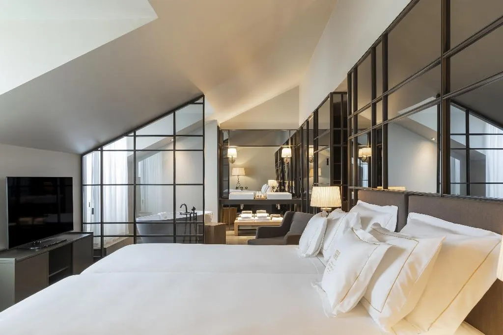 SUITE TWO BEDS Room, Vignette Collection  Casa da Companhia, Porto