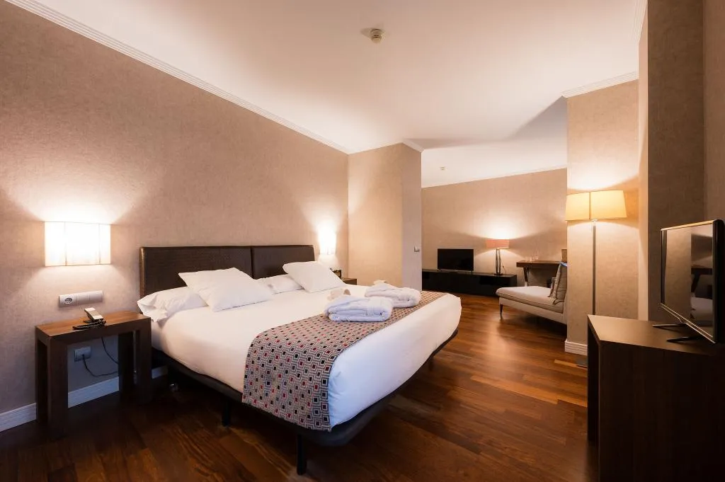 JUNIOR SUITE STANDARD Room, Castilla Termal Balneario de Olmedo, Madrid