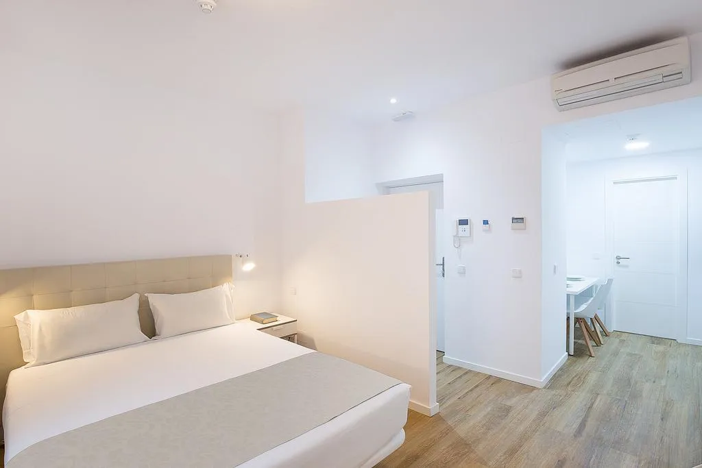 Room, Apartamentos La Bolsa 4, Madrid