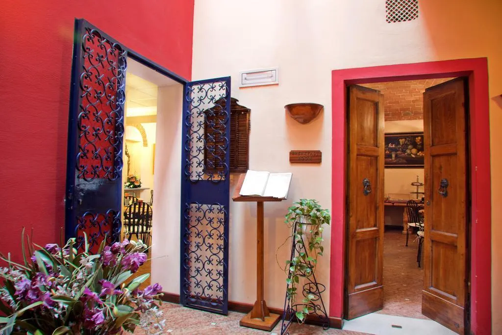 Lobby, Porta Faenza, Florence