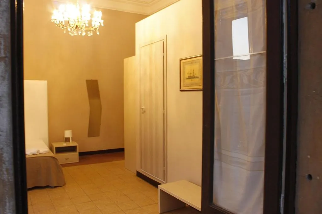 Room, La Casa Di Isabella, Catania