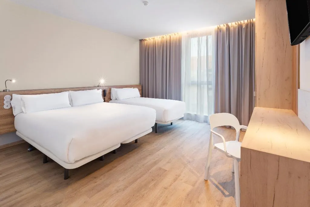 FAMILY ROOM STANDARD Room, B&B Hotel Lisboa Montijo, Lisbon