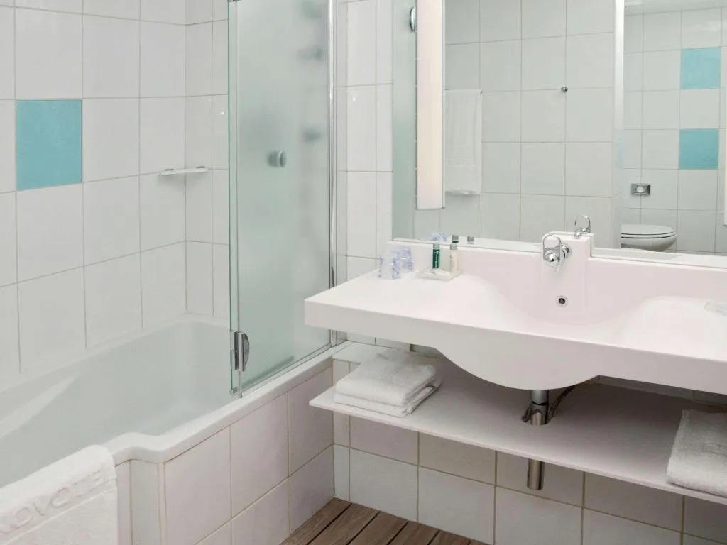 SINGLE SUPERIOR Room, Novotel Lisboa, Lisbon