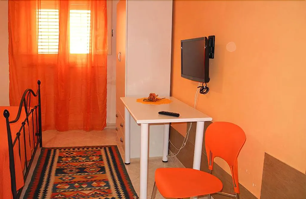 Room, Melone Giallo, Palermo