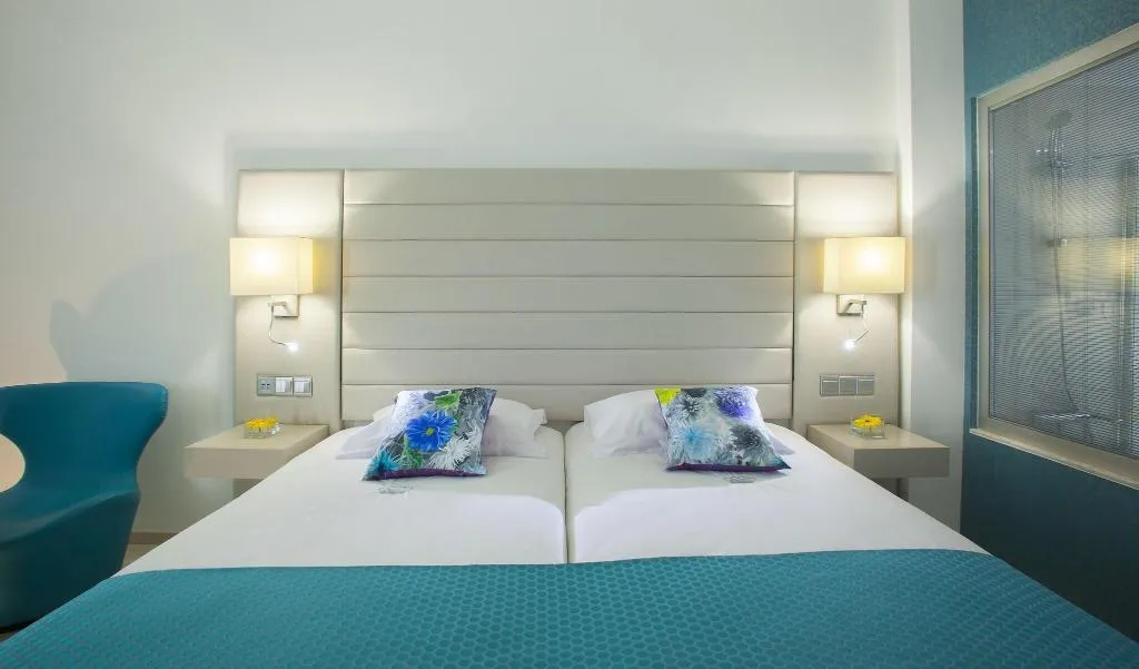 Double or Twin GARDEN VIEW Room, King Evelthon Beach Hotel & Resort, Cyprus