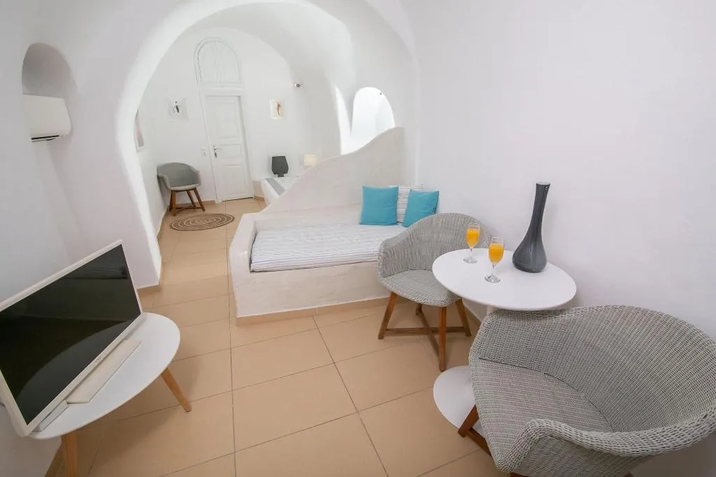 Room, Vogue Suites, Santorini