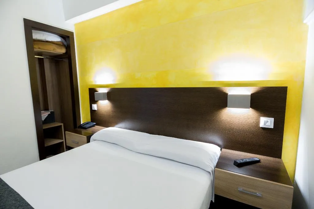 APARTMENT CAPACITY 4 Room, Apartamentos Recoletos, Madrid