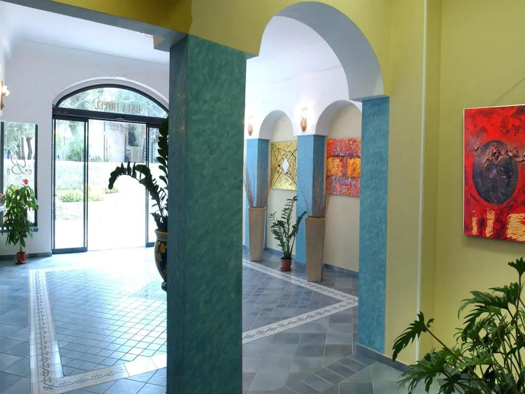 Lobby, Baia, Naples