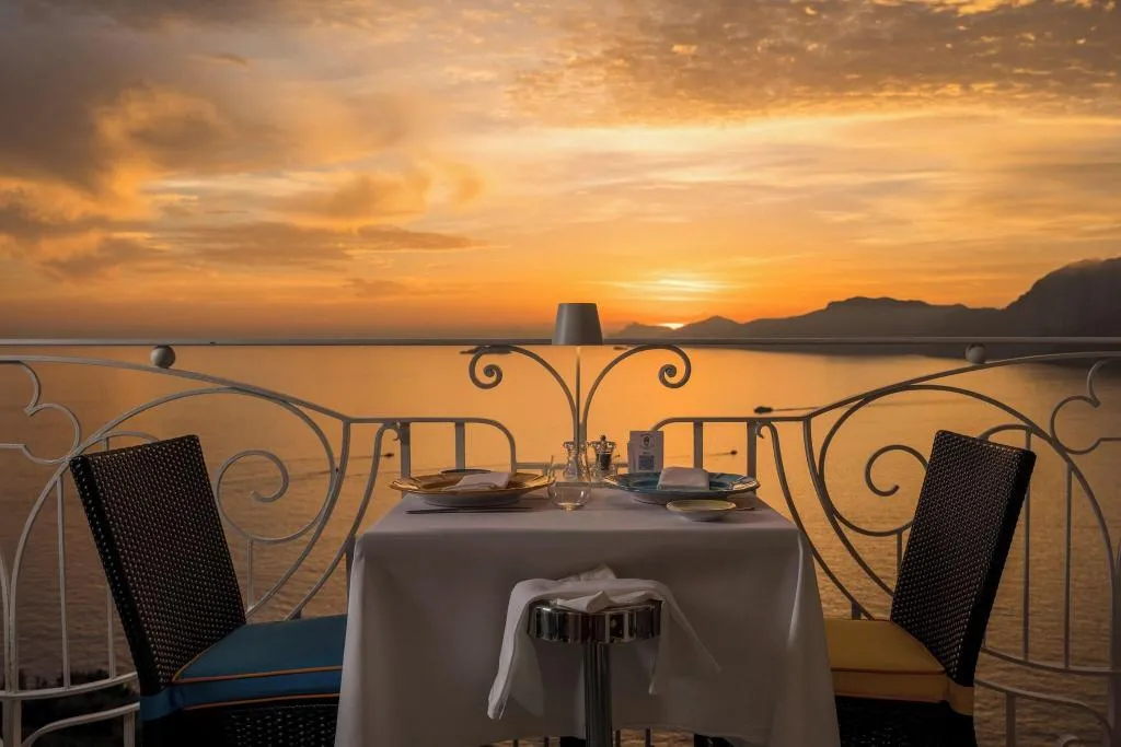 Restaurant, Tramonto D'oro, Naples