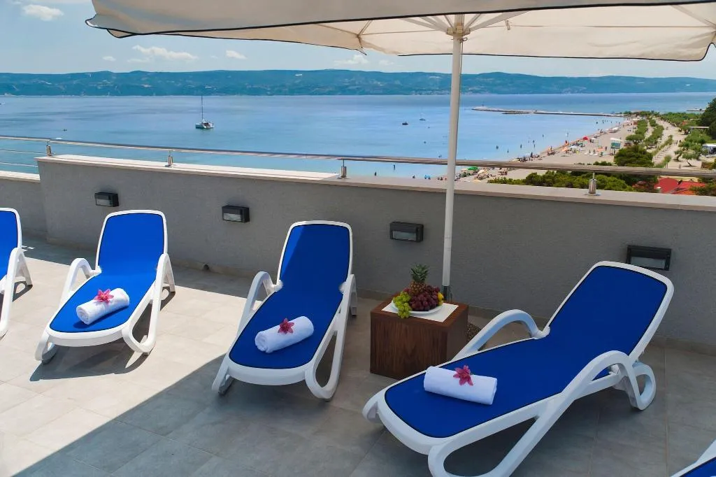 Terrace, Plaza Omis, Split