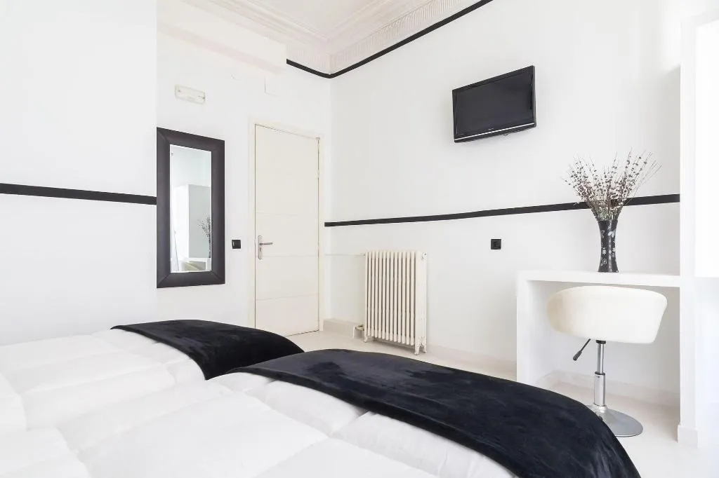 Room, Hostal Gran Via 63 Rooms, Madrid