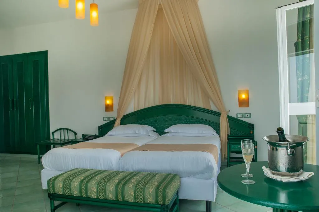 JUNIOR SUITE SEA VIEW Room, Borgo Romantica Resort & SPA, Naples