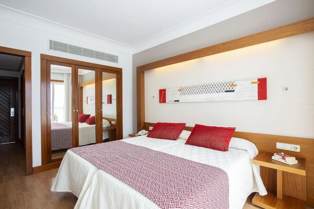 JUNIOR SUITE STANDARD Room, Hipotels La Geria, Lanzarote