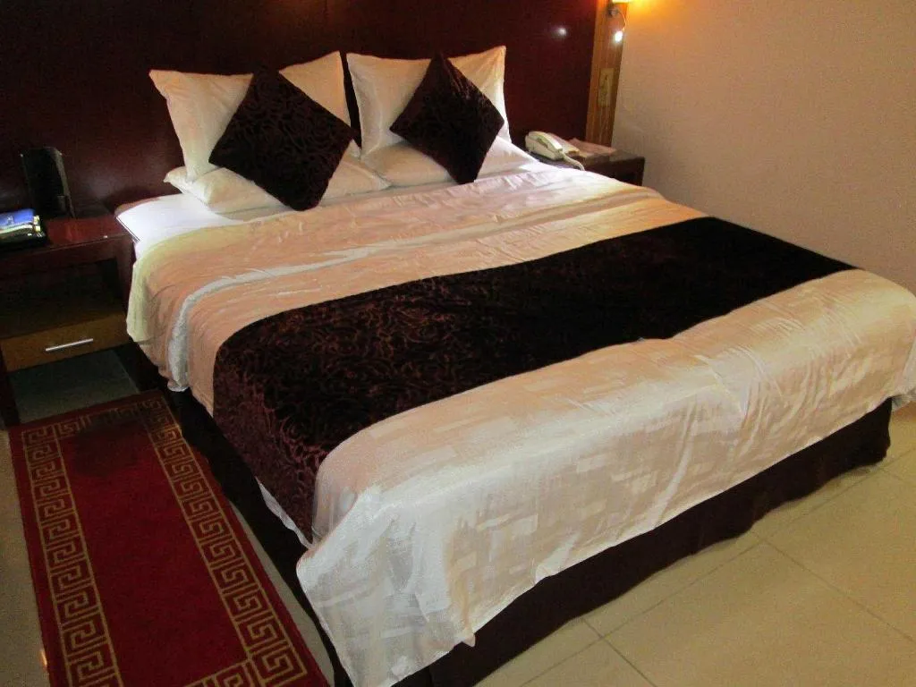 SINGLE STANDARD Room, Phoenix Hotel, Dubai