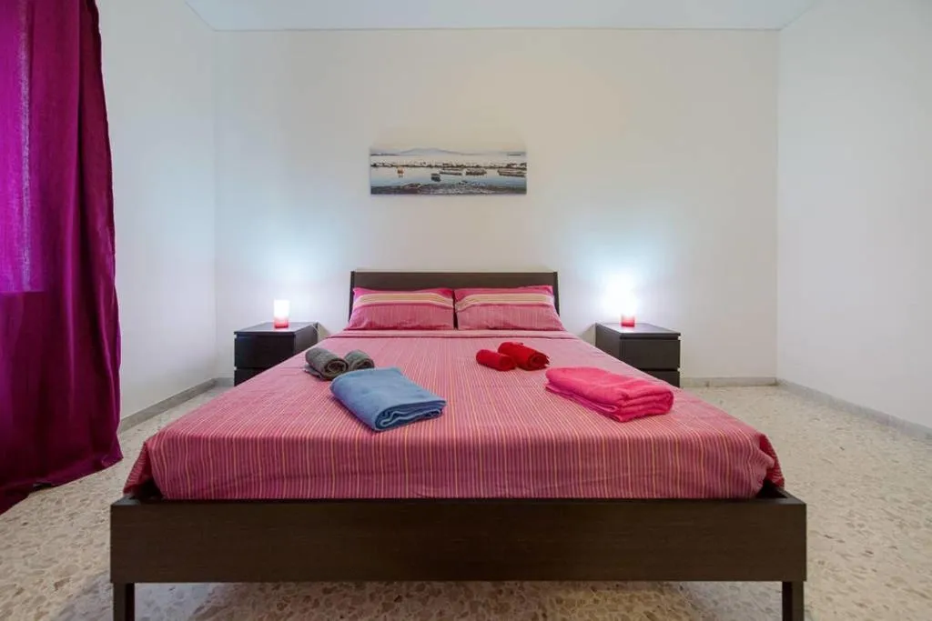 Room, Bed And Breakfast Alexander, Naples