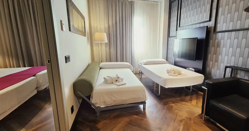 JUNIOR SUITE STANDARD Room, Hotel Vertice Sevilla Aljarafe, Seville
