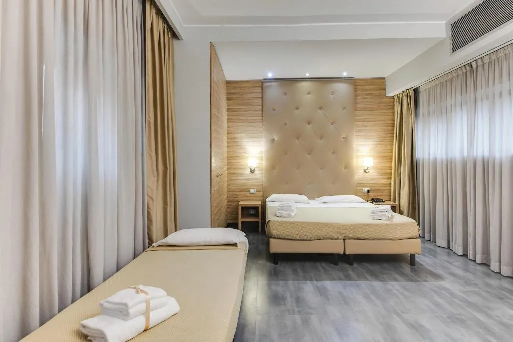 QUADRUPLE THREE BEDS Room, Phi Hotel Garden Area Roma Eur, Rome