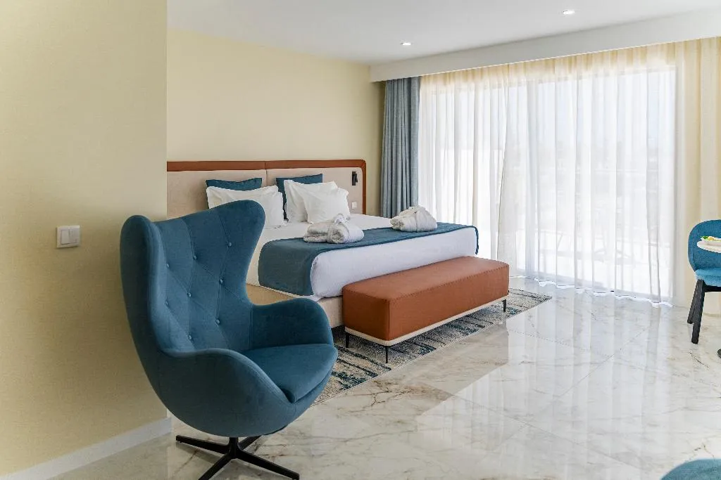 DOUBLE KING BED WITH JACUZZI Room, Lagos Atlantic Hotel, Algarve