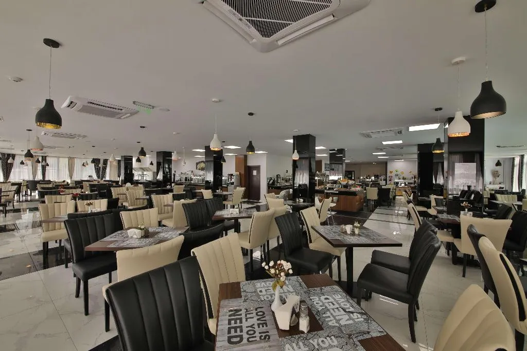 Restaurant, Prestige Deluxe Hotel Aquapark Club, Varna