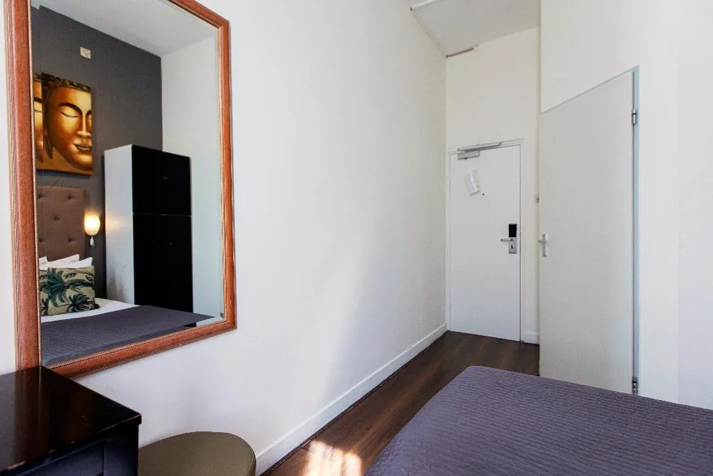 TWIN STANDARD Room, Quentin England Hotel, Amsterdam