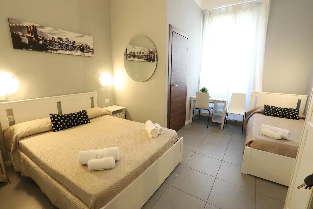 TWIN STANDARD Room, Hotel Golden Milano, Milan