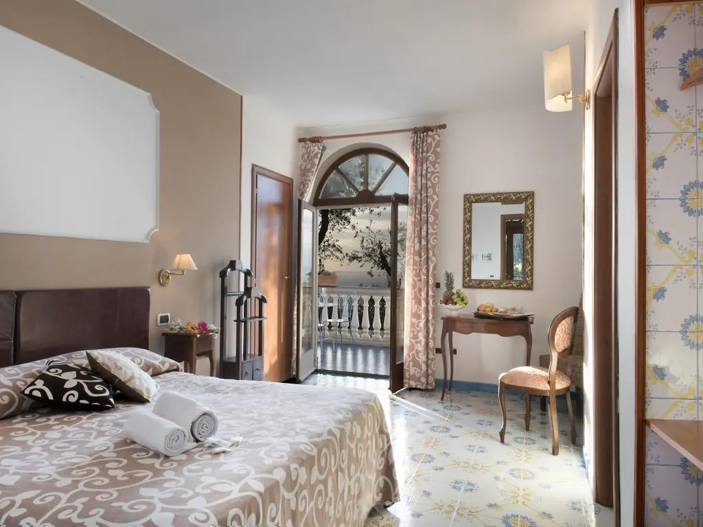 JUNIOR SUITE STANDARD Room, Villa Giovanna, Naples