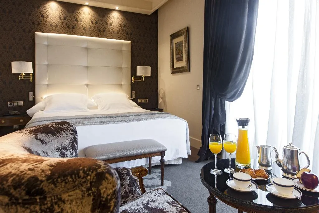 Double or Twin SUPERIOR WITH TERRACE Room, Wellington Hotel & Spa Madrid, Madrid