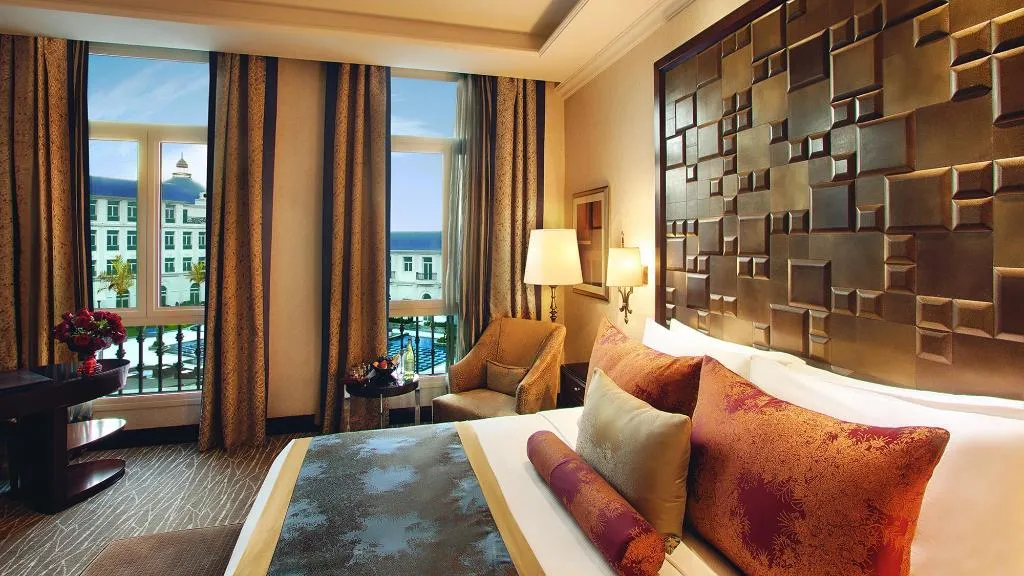 SUITE EXECUTIVE Room, Kempinski Palace Cairo, Cairo