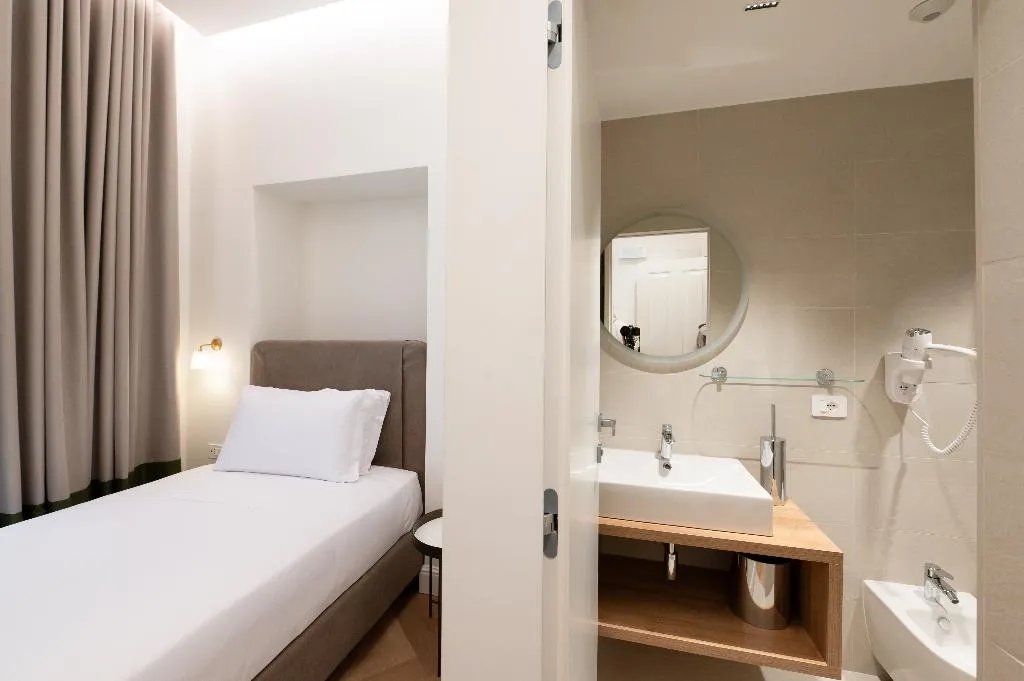 SINGLE CLASSIC Room, Casa D Hotel Napoli, Naples