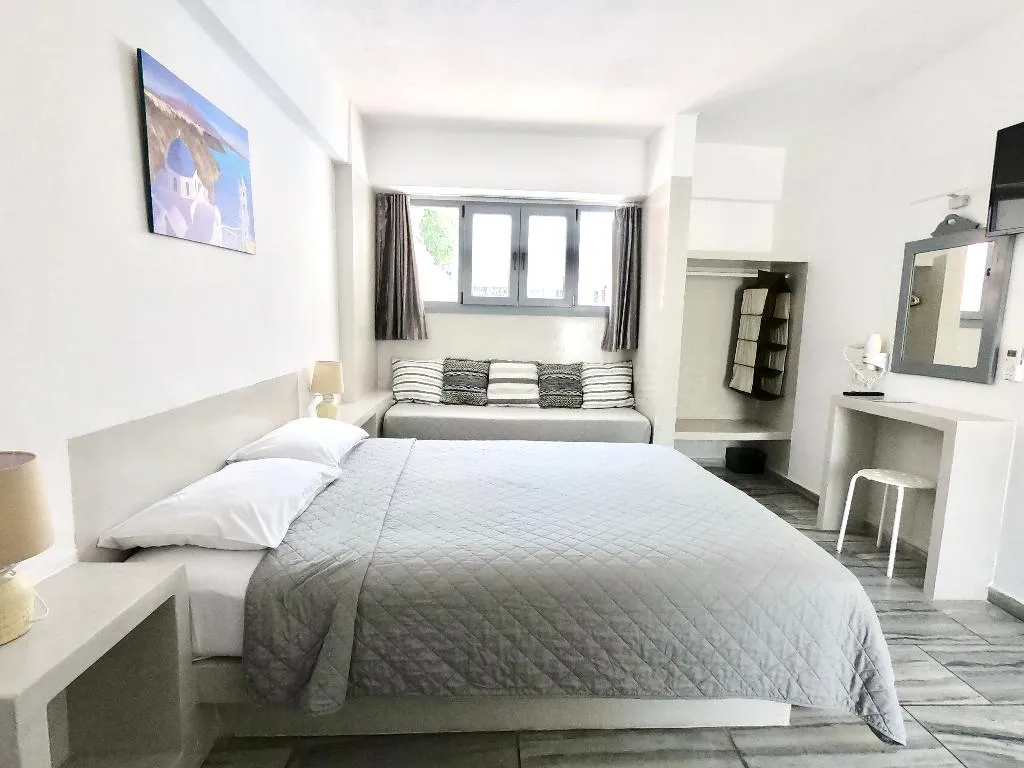 Room CAPACITY 3 Room, Anny Studios Perissa Beach, Santorini