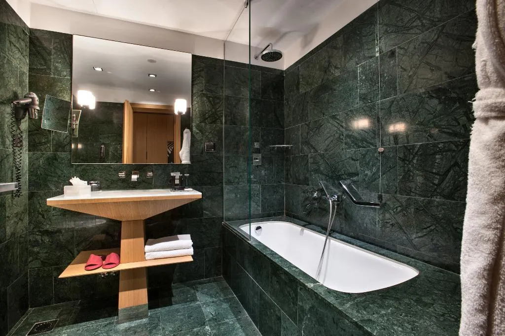 TWIN WITH VIEWS Room, Crowne Plaza Milan City, Milan