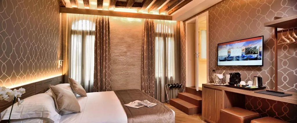 DOUBLE SUPERIOR CITY VIEW Room, Rosa Salva Hotel, Venice