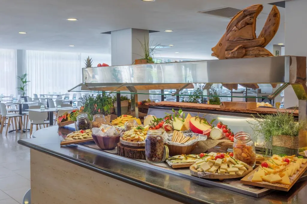 Restaurant, Sol Palmanova-Mirlos Tordos, Majorca