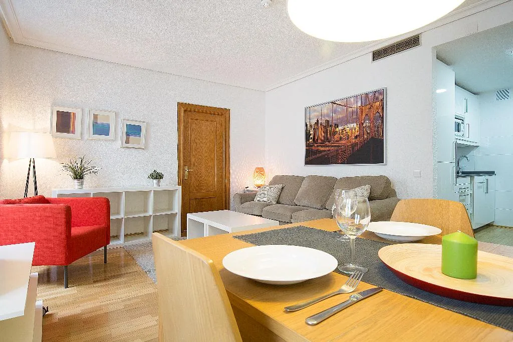 APARTMENT TWO BEDROOMS Room, Apartamentos San Lorenzo 26, Madrid
