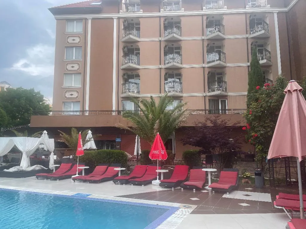 Pool, Bahami, Bourgas