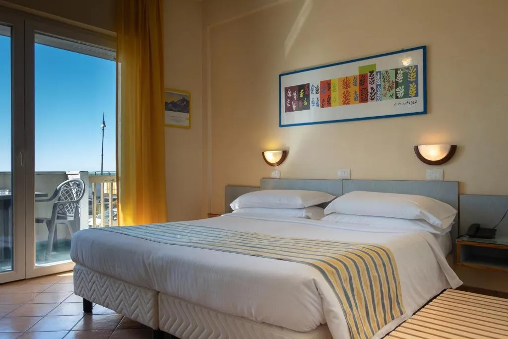 Room, Ping Pong, Rome