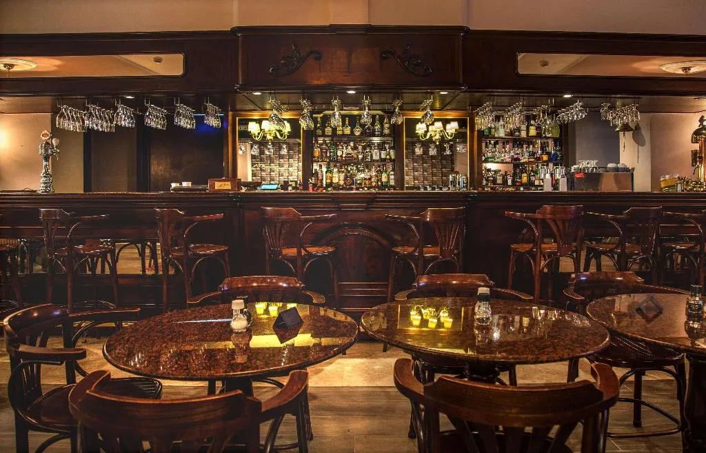 Bar, AX The Victoria, Malta