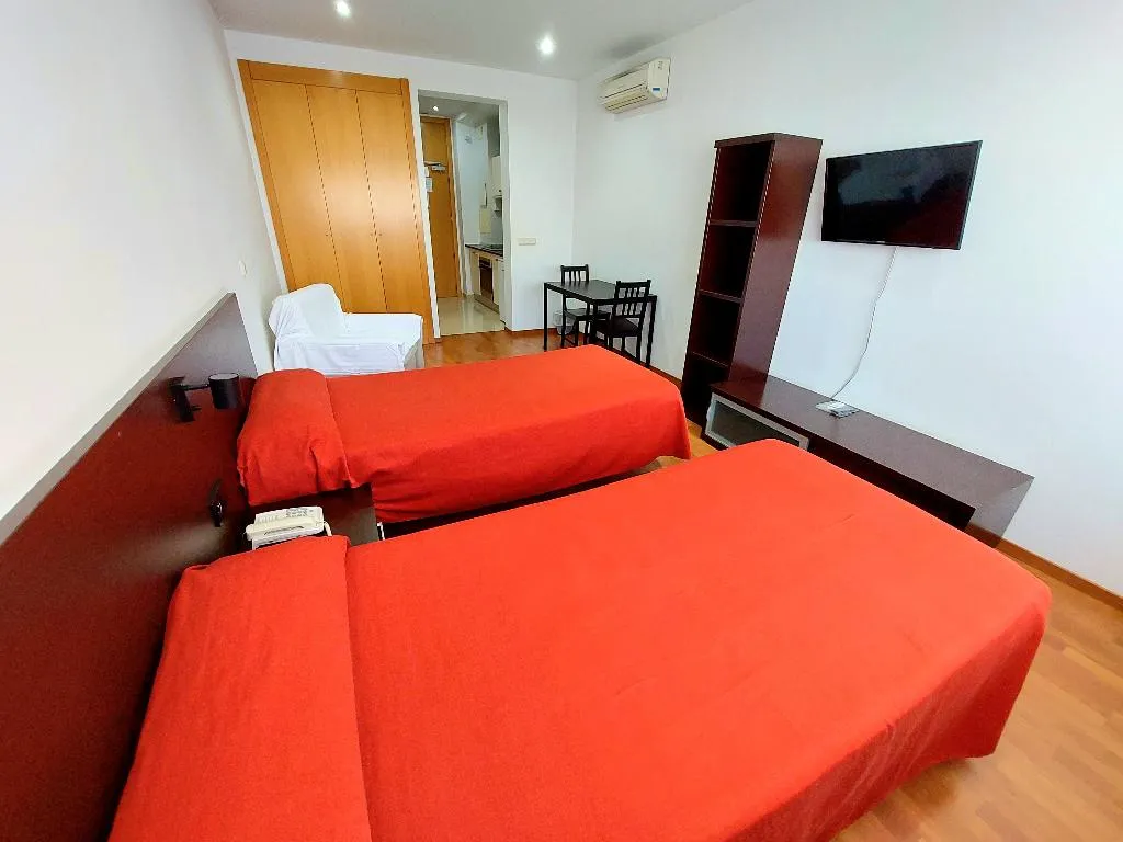 STUDIO CAPACITY 2 Room, Domocenter Apartamentos TurÃ­sticos, Seville