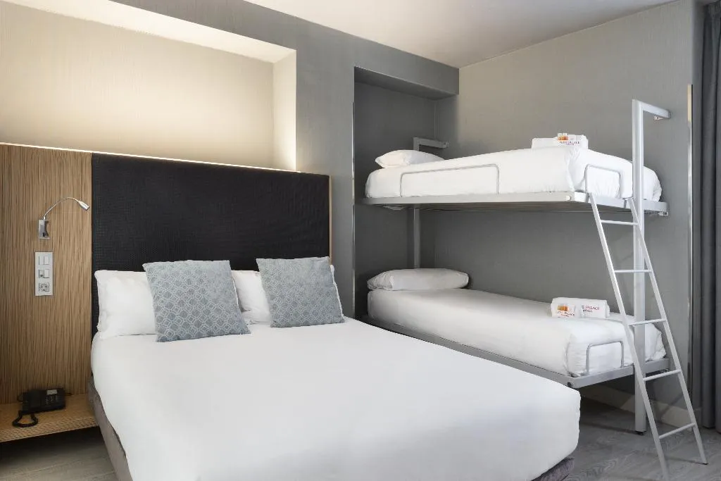 QUADRUPLE STANDARD Room, Petit Palace Alcala, Madrid
