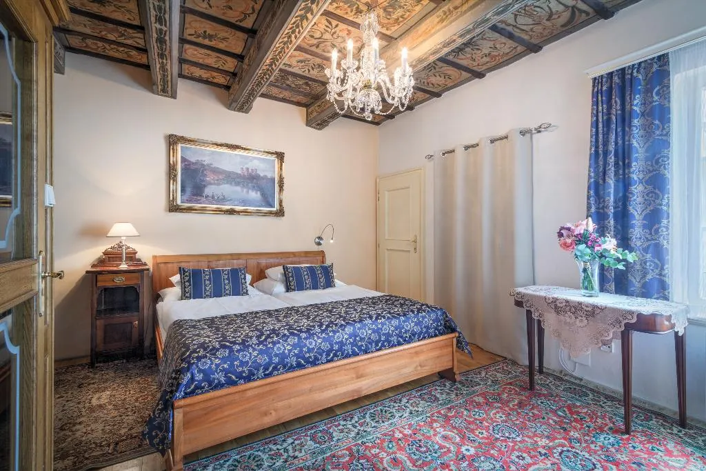 JUNIOR SUITE CAPACITY 5 Room, Red Lion, Prague
