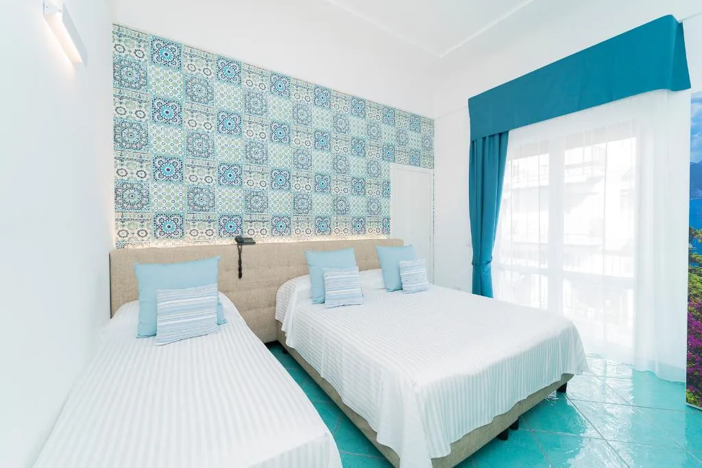 TRIPLE SUPERIOR Room, Hotel Miramare, Naples